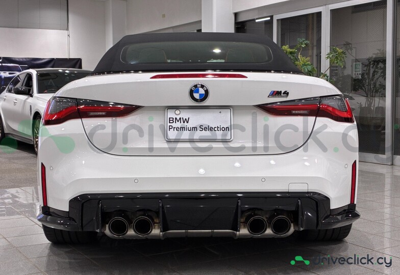 BMW M4 White