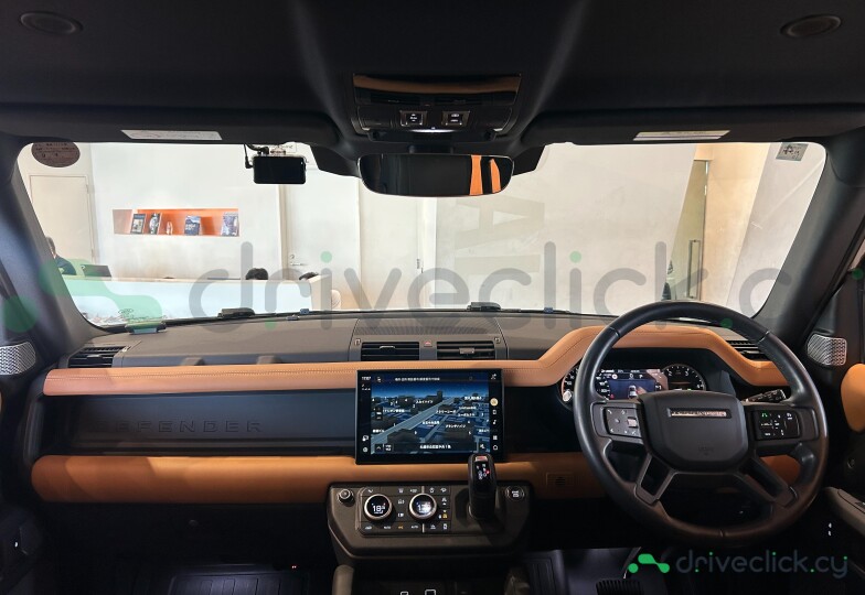 Land Rover Defender silver