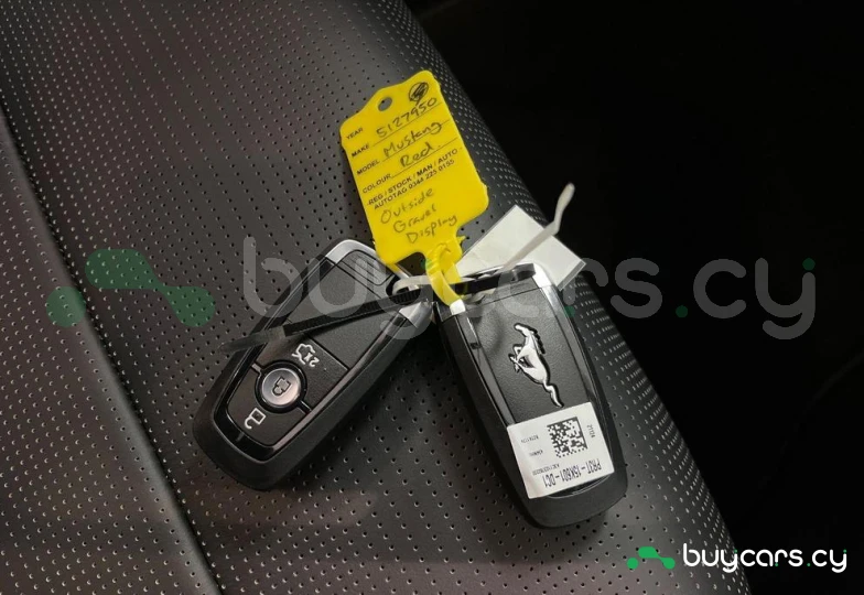 Ford Mustang Красный