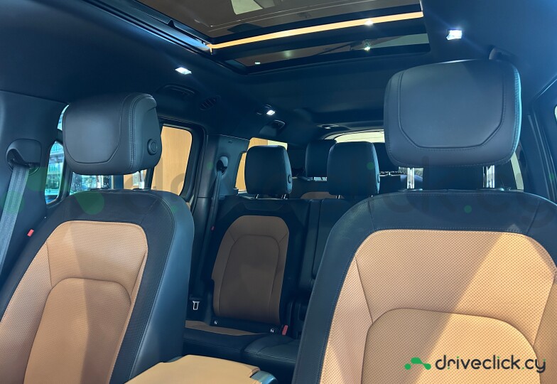 Land Rover Defender silver