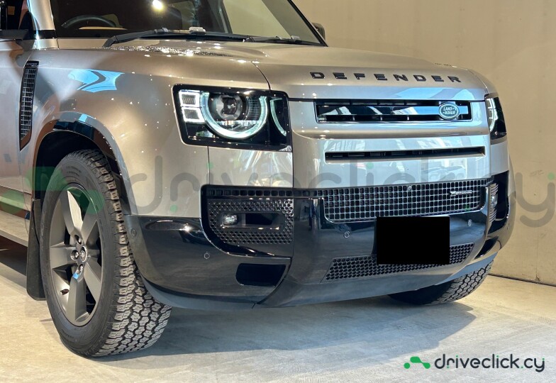 Land Rover Defender silver