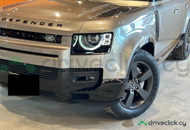 Land Rover Defender silver