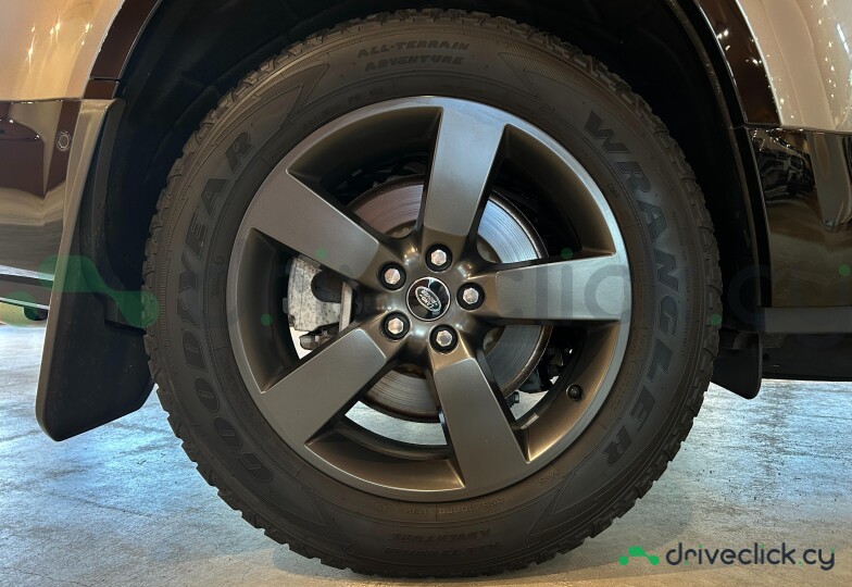 Land Rover Defender silver