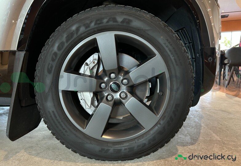 Land Rover Defender silver