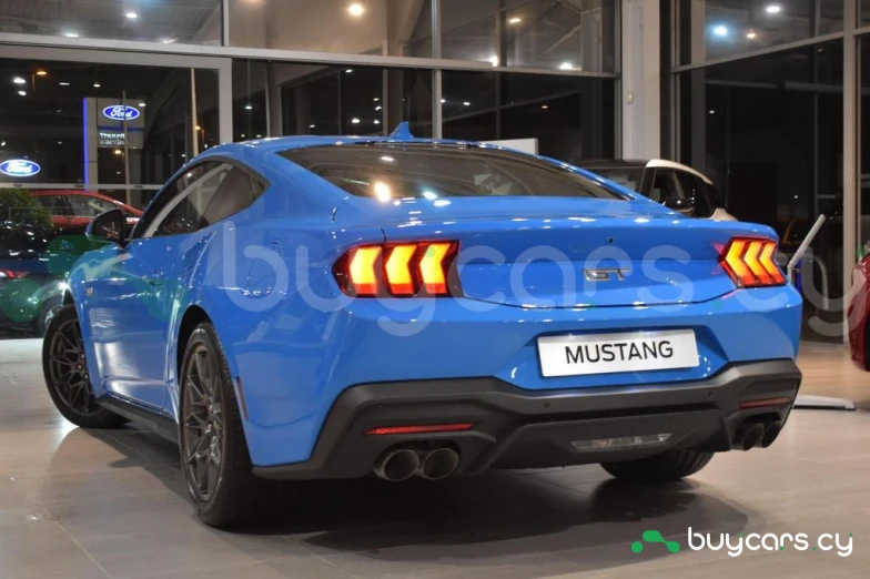 Ford Mustang Синий