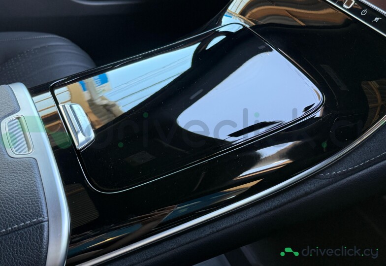 Mercedes EQE SUV Black