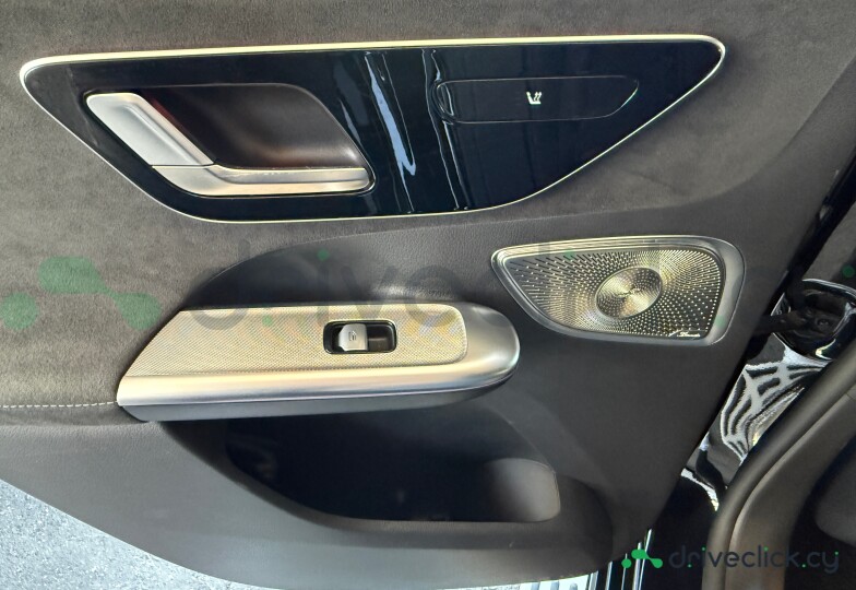 Mercedes EQE SUV Black