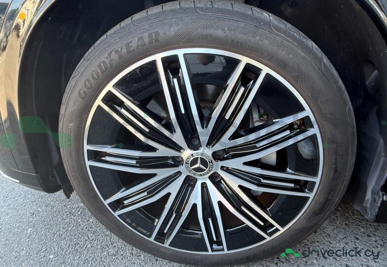 Mercedes EQE SUV Black