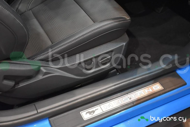 Ford Mustang Синий