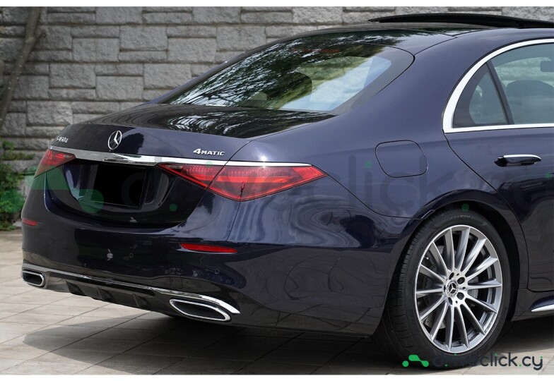 Mercedes S-class Blue