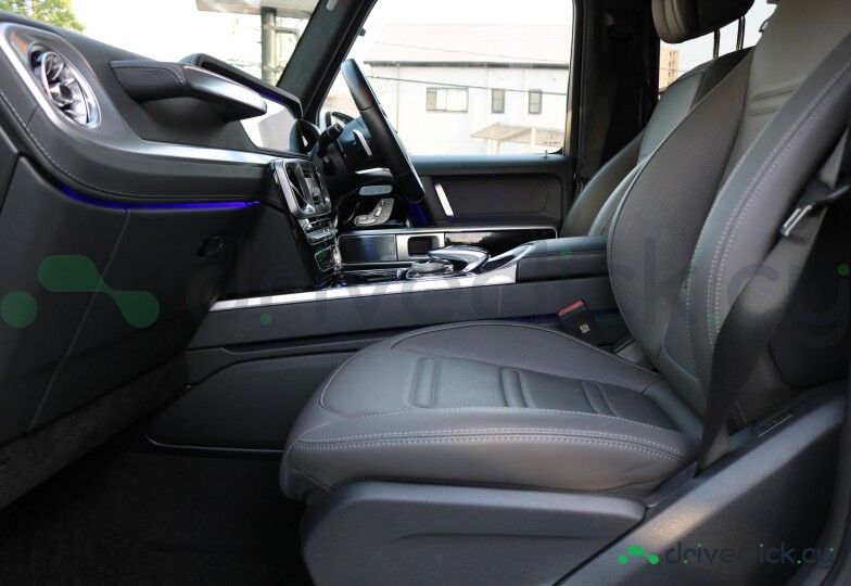 Mercedes G-class White