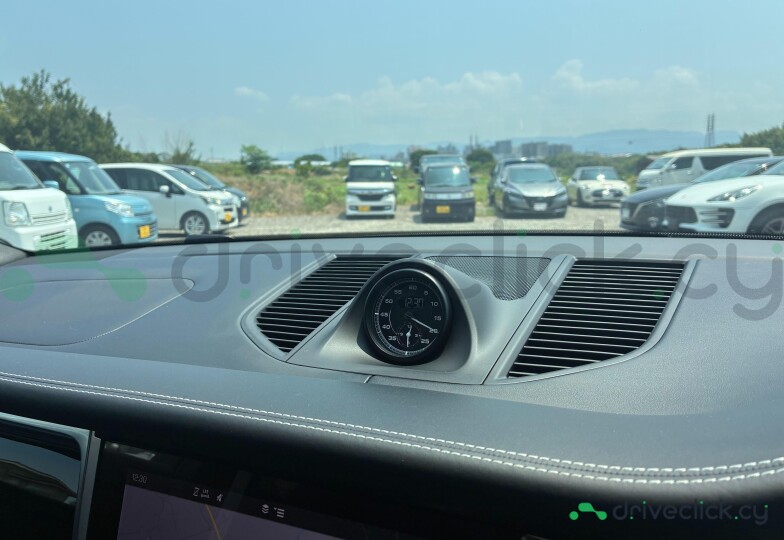 Porsche Macan White