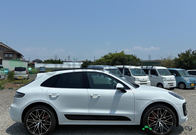 Porsche Macan White