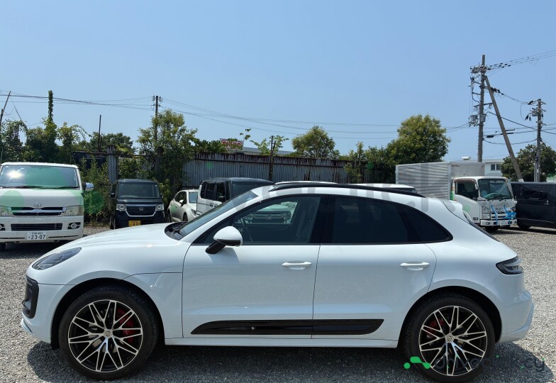 Porsche Macan White