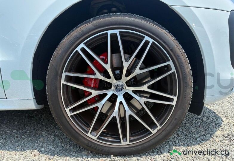 Porsche Macan White