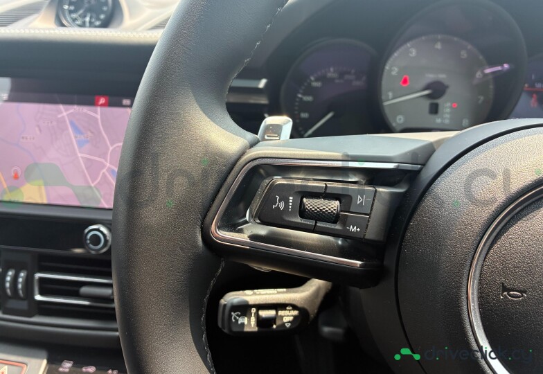 Porsche Macan White