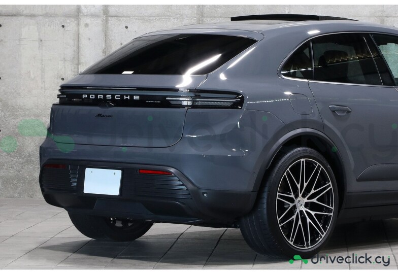 Porsche Macan Grey