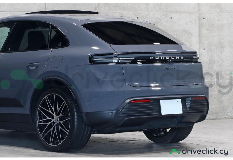 Porsche Macan Grey