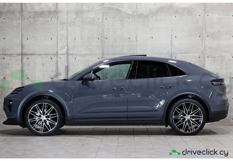 Porsche Macan Grey