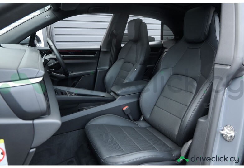 Porsche Macan Grey