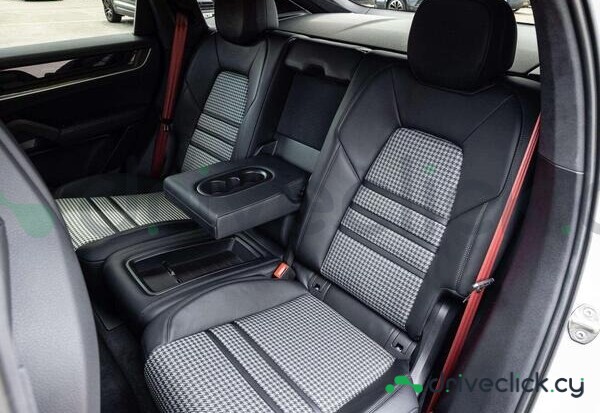 Porsche Cayenne Beige