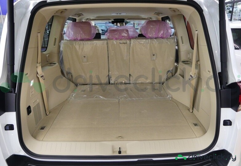 Toyota Land Cruiser 300 White