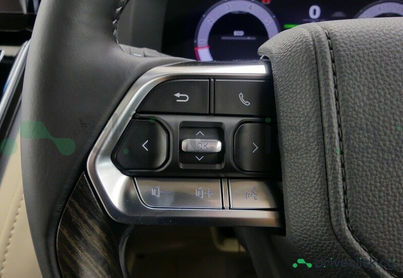 Toyota Land Cruiser 300 White