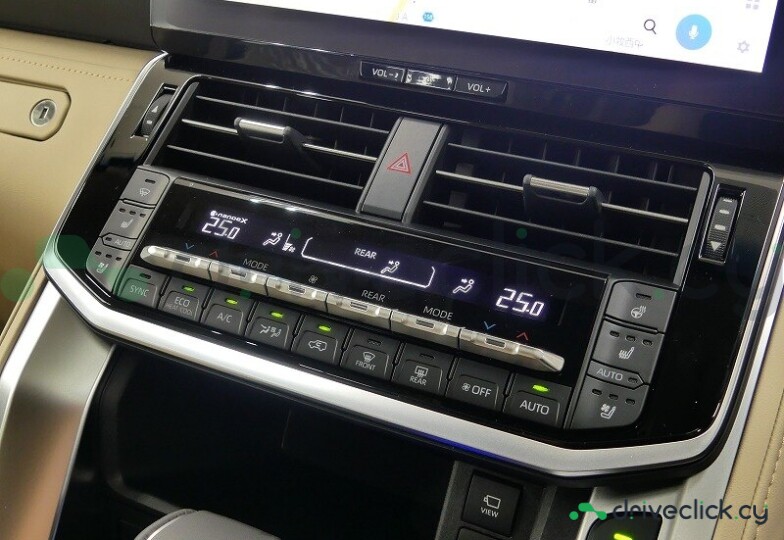 Toyota Land Cruiser 300 White