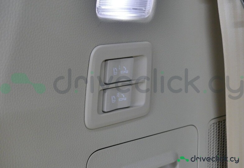 Toyota Land Cruiser 300 White