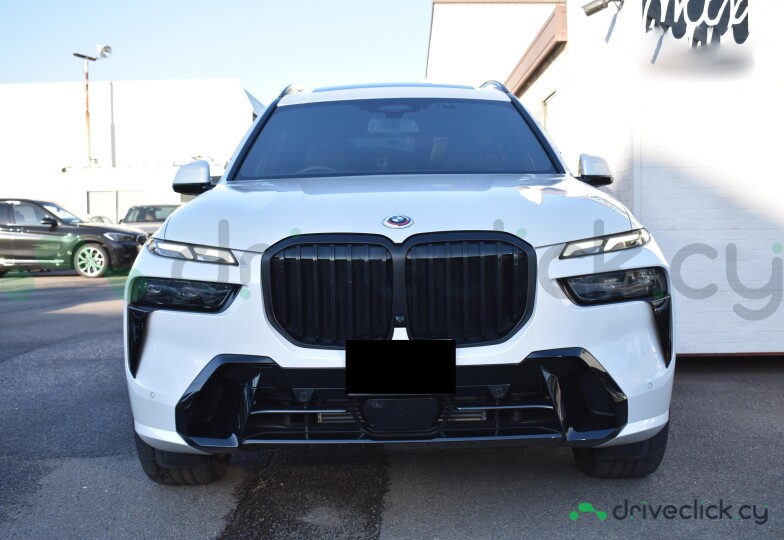 BMW X7 White