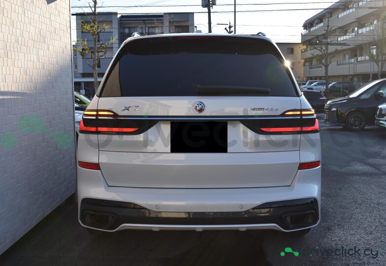 BMW X7 White