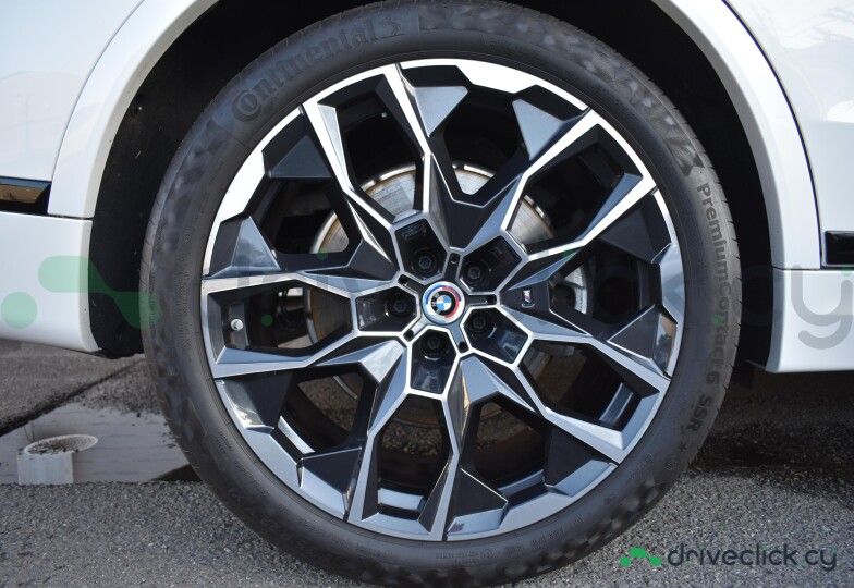 BMW X7 White