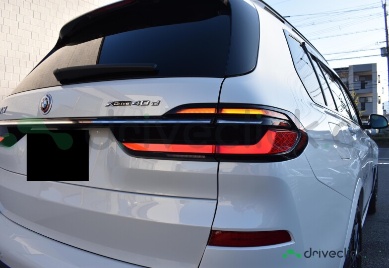 BMW X7 White