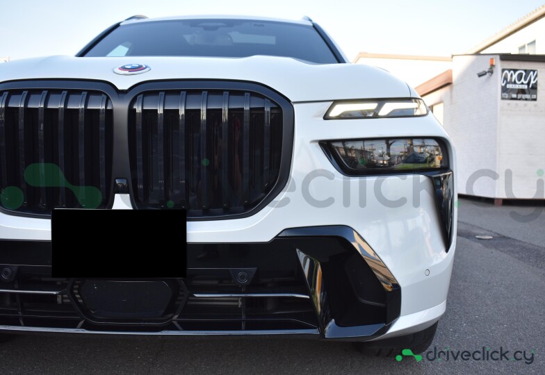 BMW X7 White