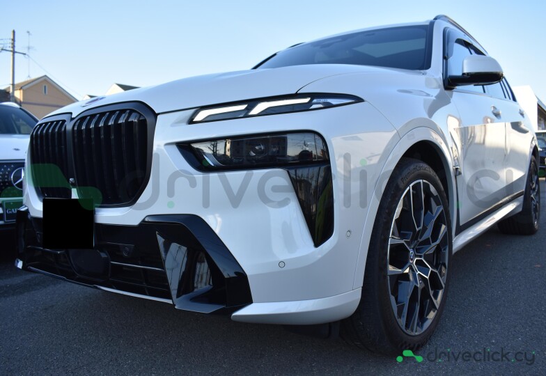BMW X7 White