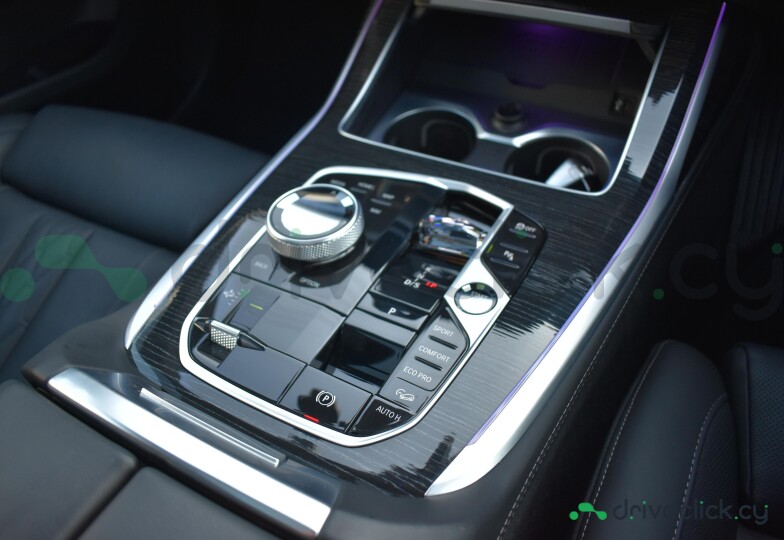 BMW X7 White