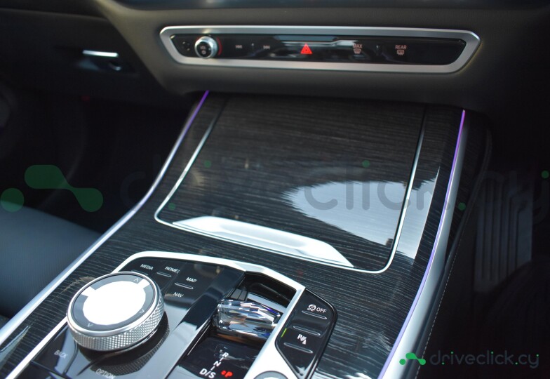 BMW X7 White