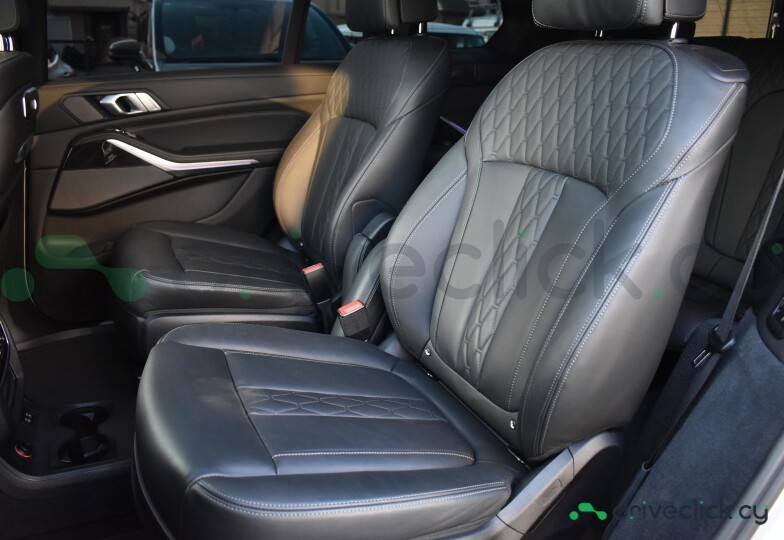 BMW X7 White
