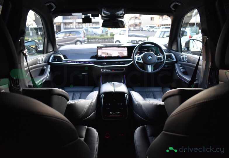 BMW X7 White