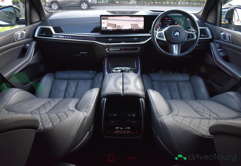 BMW X7 White