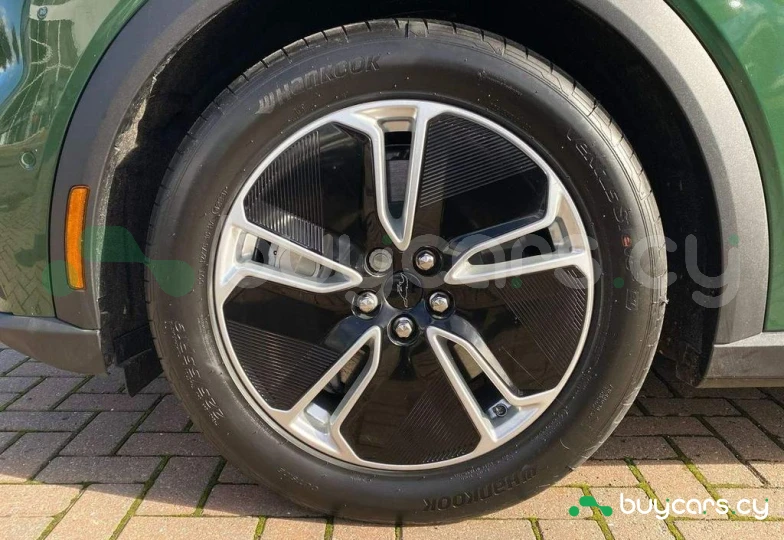 Ford Mustang Mach-E Зеленый