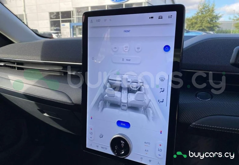 Ford Mustang Mach-E Зеленый