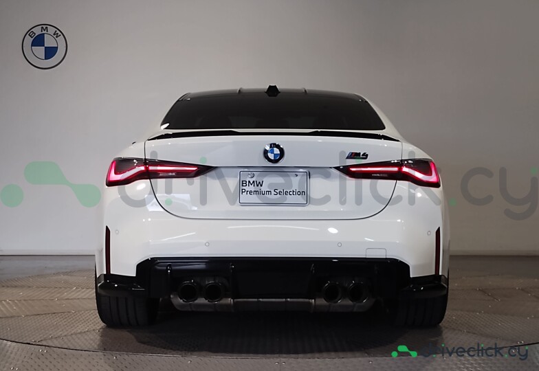 BMW M4 White