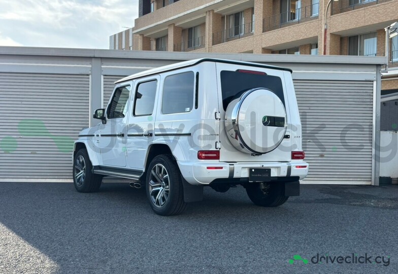 Mercedes G-class White