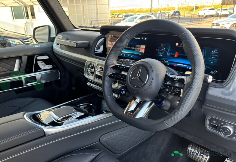 Mercedes G-class White