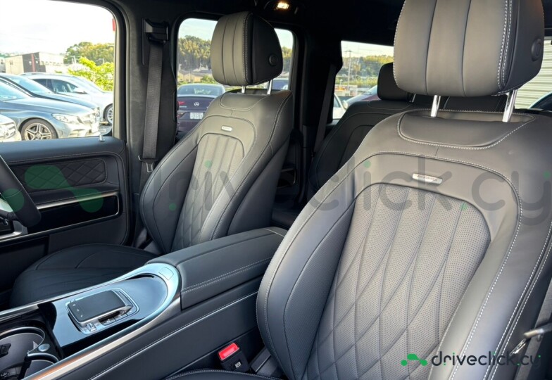 Mercedes G-class White