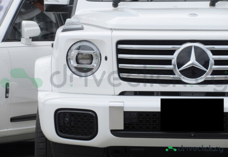 Mercedes G-class White