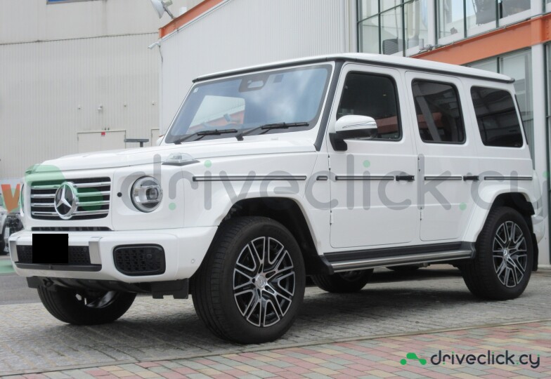 Mercedes G-class White