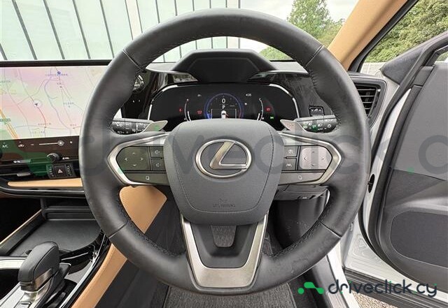 Lexus NX Белый