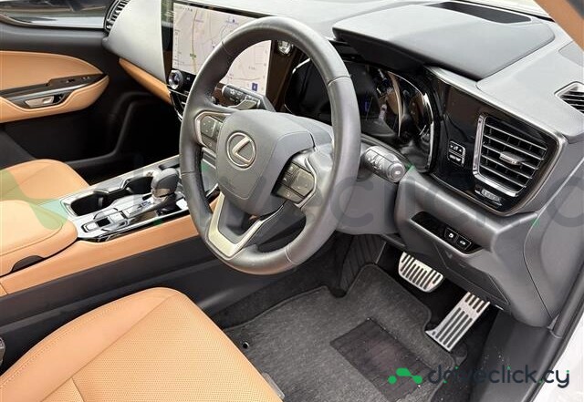 Lexus NX Белый